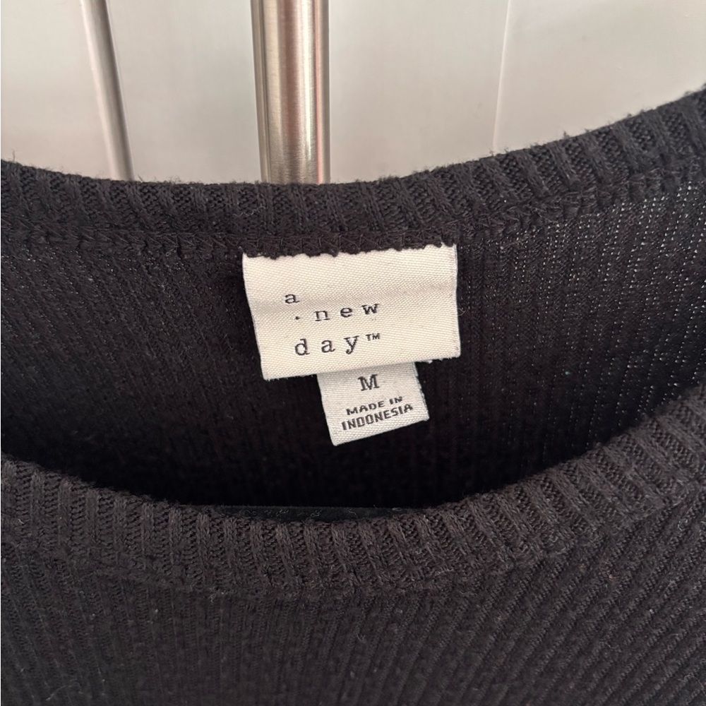 Black Ribbed Tank Top - Picture 2 of 3
